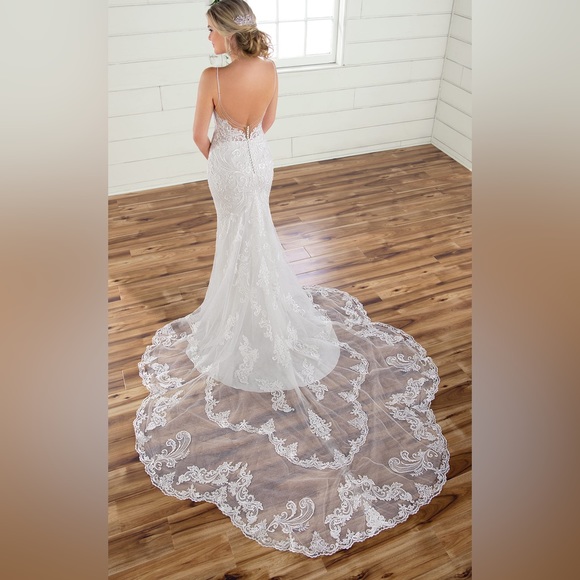 Essense of Australia D2771 - Picture 2 of 8